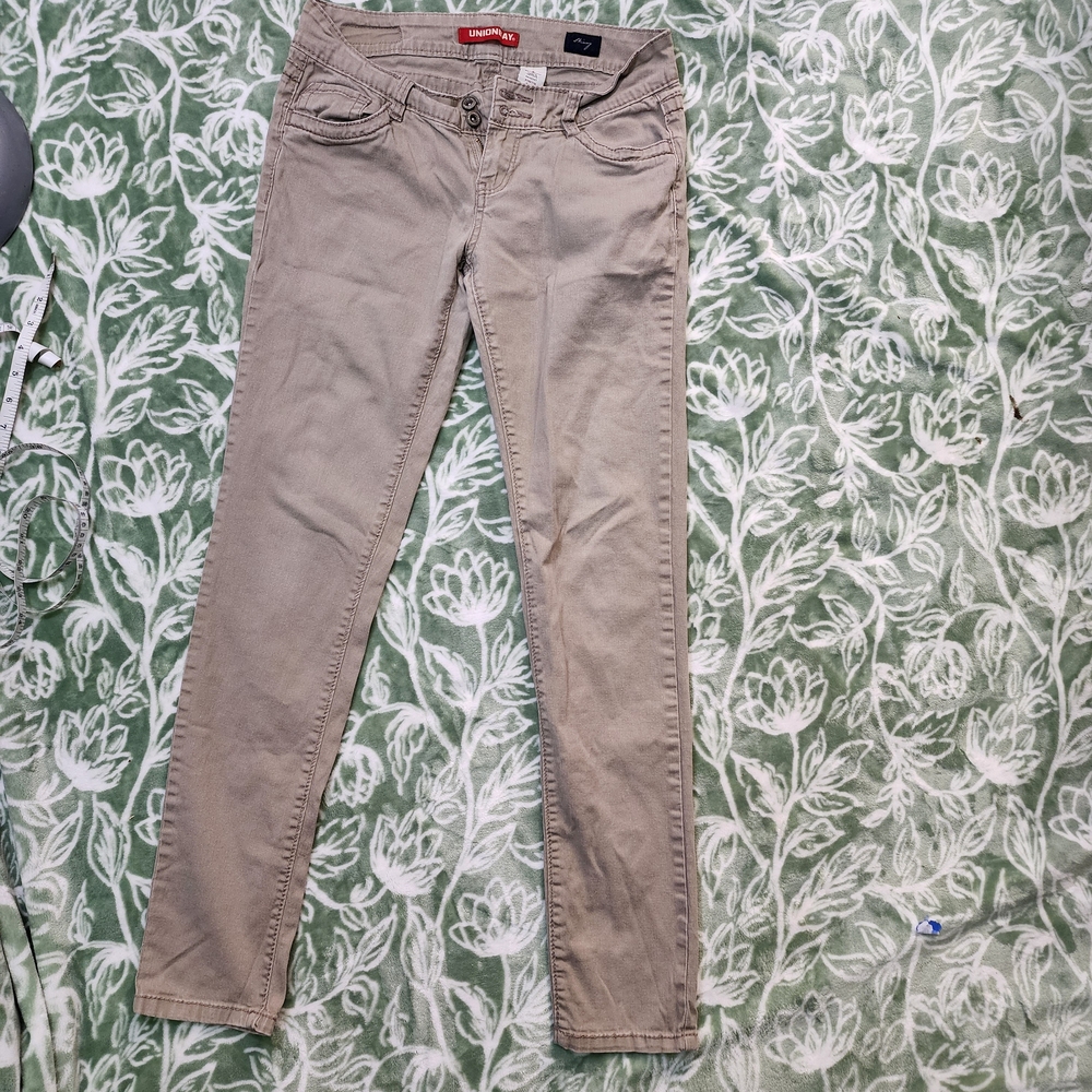 UNIONBAY Skinny Pants in Khaki